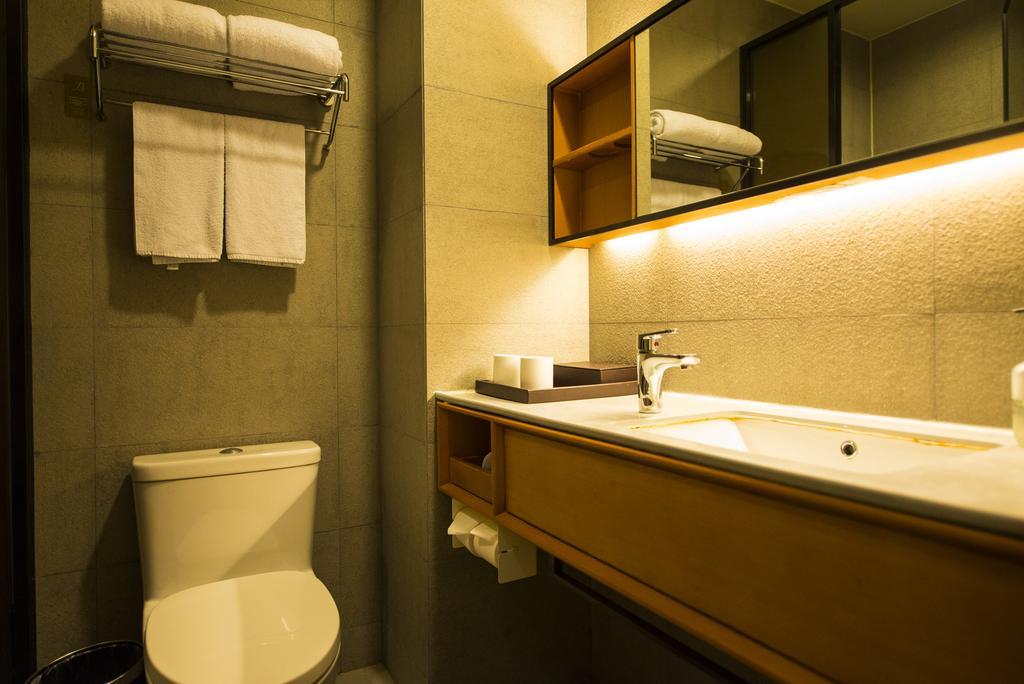 Ji Hotel Kunming Green Lake Branch ภายนอก รูปภาพ